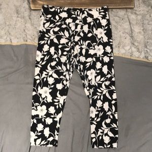 Time and Tru size large, Capri leggings